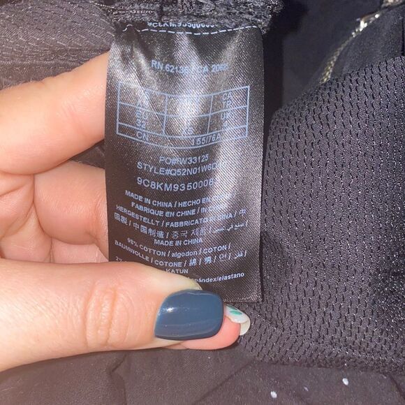 ✨ GUESS Lightweight Jacket ✨ - Picture 4 of 5